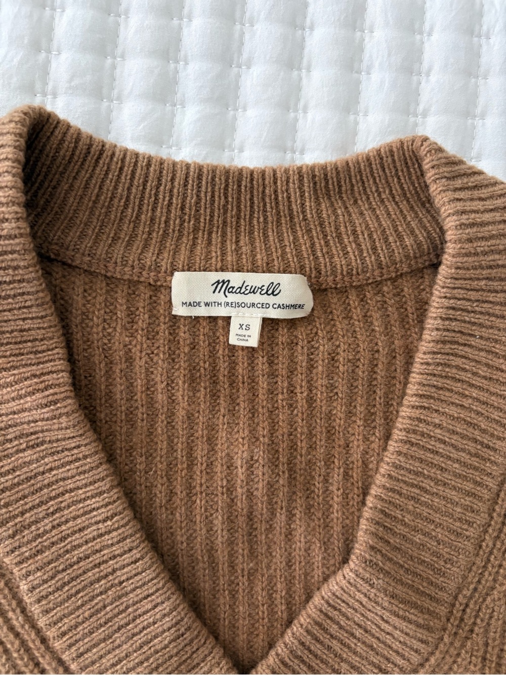 Madewell Ribbed V‑Neck Sweater in Warm Camel - Picture 2 of 5